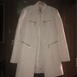 Beautifully textured white long jacket